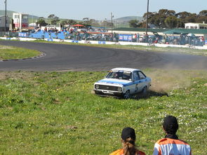 “三叉湖飞盘赛：速度与精准的完美结合，精彩不断”